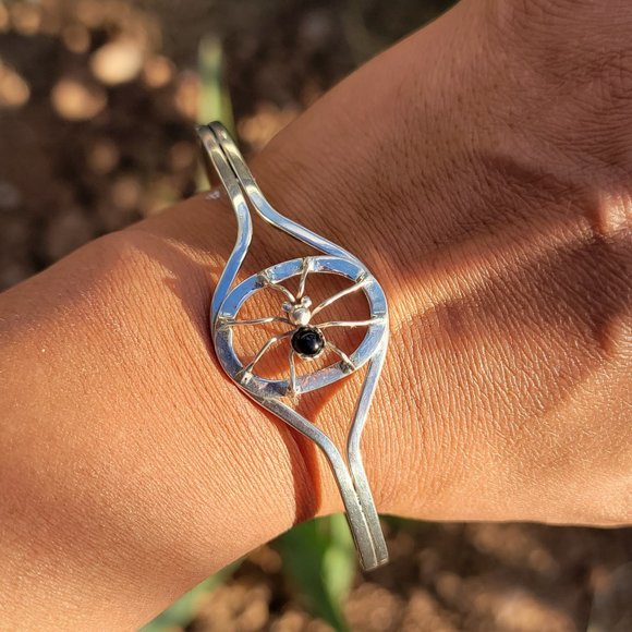 Native American signed Dean 925 sterling silver handmade spider onyx web bracele - Picture 12 of 16